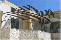 GAZEBO E STRUTTURE IN ALLUMINIO EFFETTO LEGNO